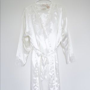 Vintage Victoria’s Secret White Robe Set Sz Med